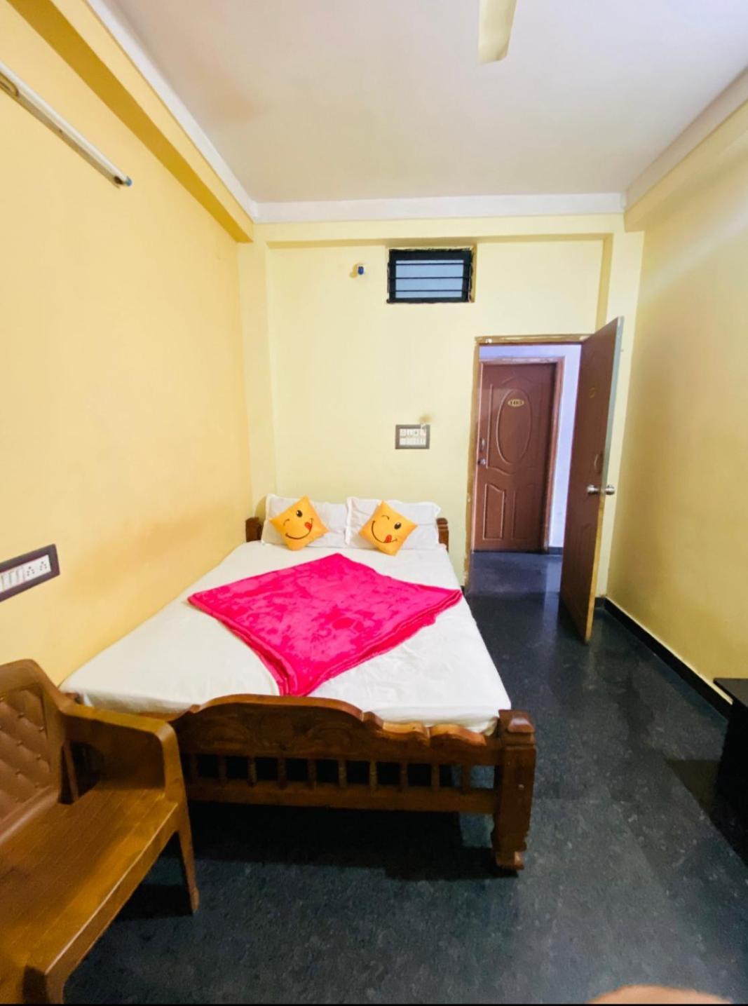 Hk Residency Hotel ไมซอร์ ภายนอก รูปภาพ